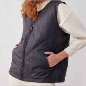 NWT SOCIALITE Quilted Lightweight Black Vest, Zipper Closure, Size L/XL